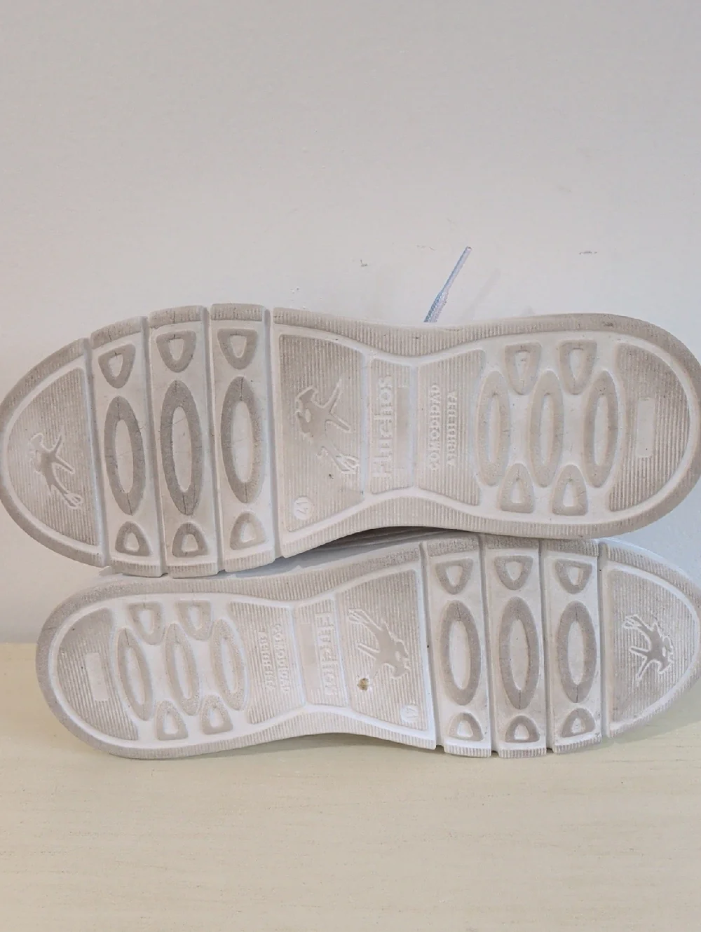 Fluchos White Leather Lace-Up Sneakers with Orange Trim And Rubber Soles Size 41 - Picture 11 of 13